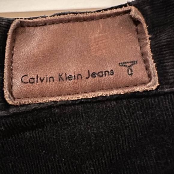 Calvin Klein black corduroy jeans, women’s size 6 - Picture 3 of 5
